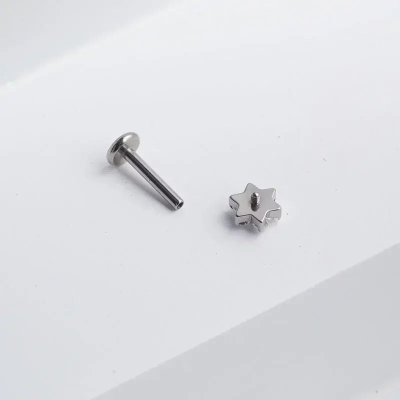 ASTM F136 Titanium Flower Pier - Zoor Body Jewelry ulasan dan harga